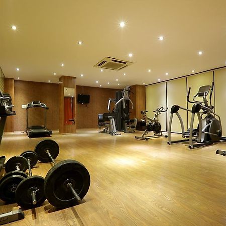 Corporate Regency Hotel New Delhi Bagian luar foto