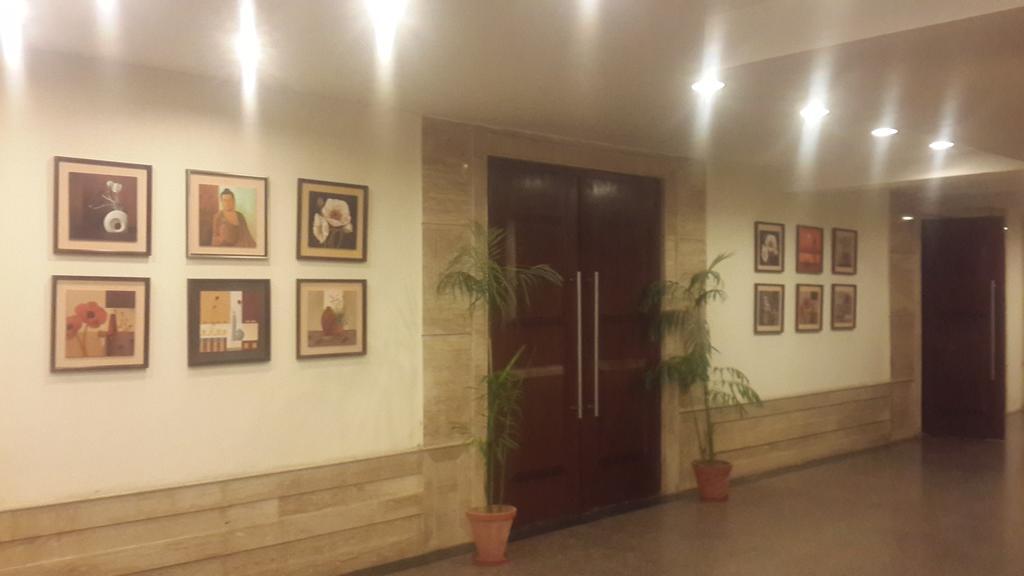 Corporate Regency Hotel New Delhi Bagian luar foto