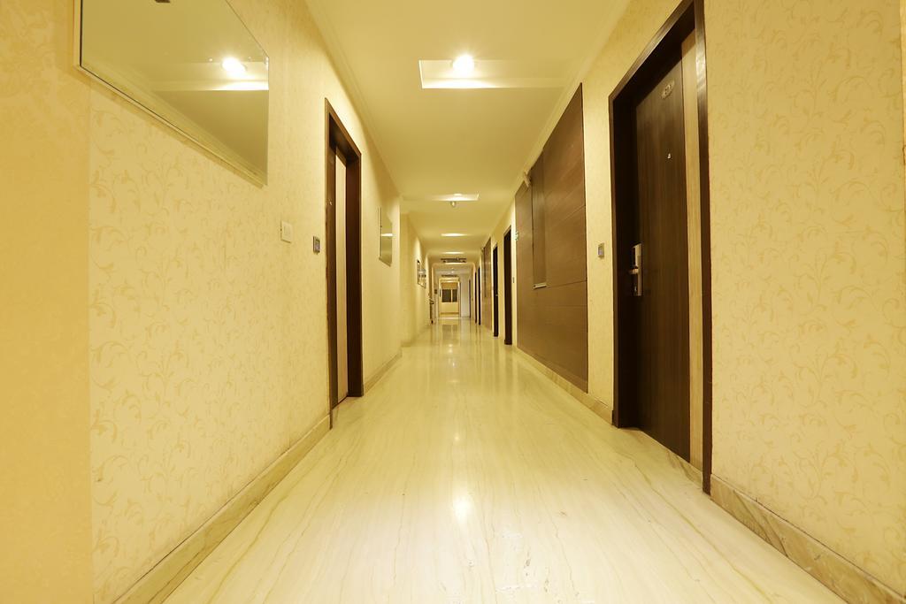 Corporate Regency Hotel New Delhi Bagian luar foto