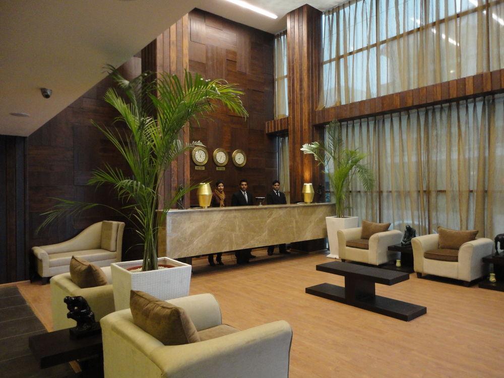Corporate Regency Hotel New Delhi Bagian luar foto