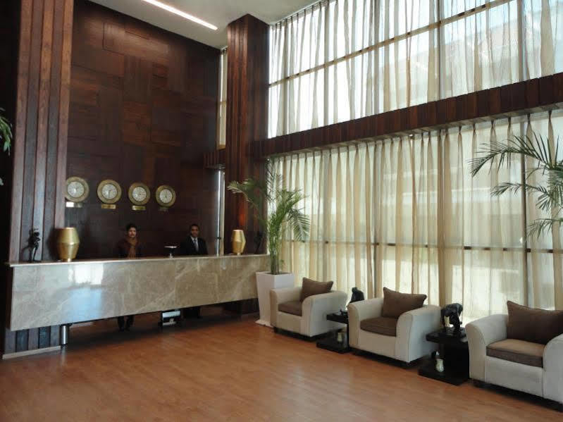 Corporate Regency Hotel New Delhi Bagian luar foto