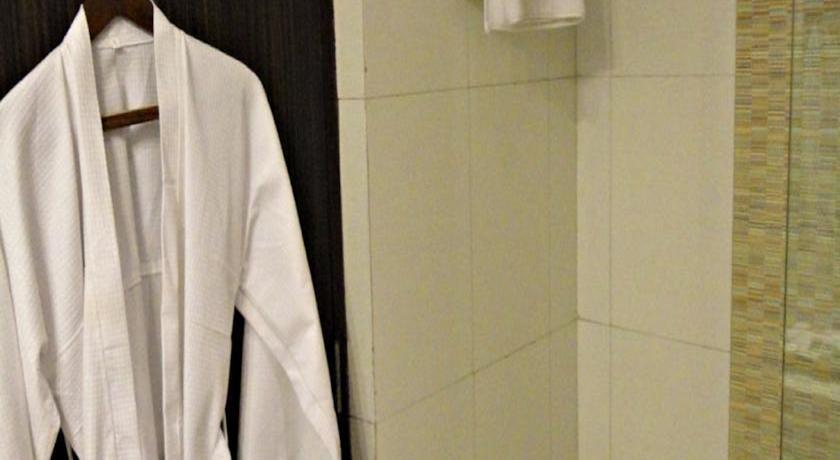 Corporate Regency Hotel New Delhi Bagian luar foto