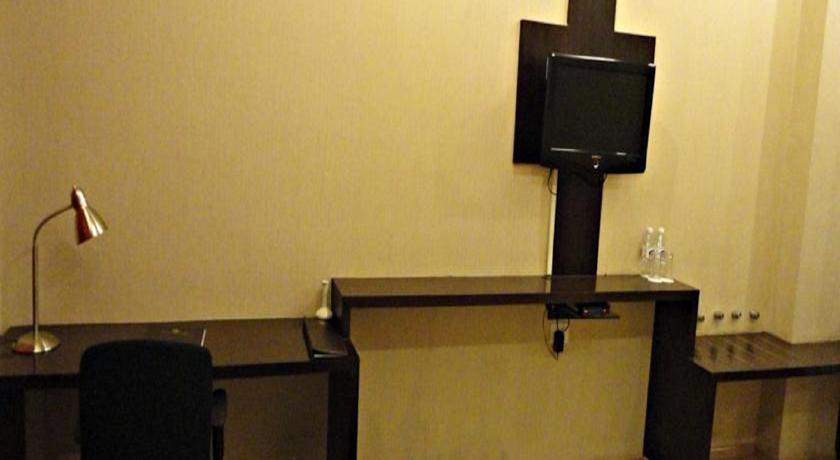 Corporate Regency Hotel New Delhi Bagian luar foto
