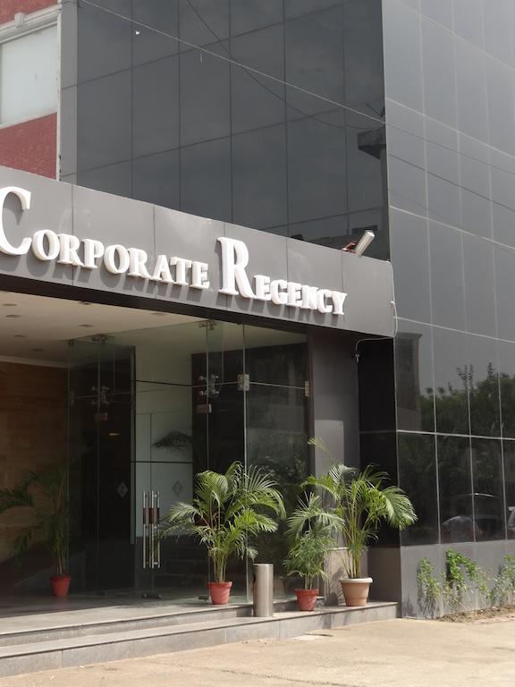 Corporate Regency Hotel New Delhi Bagian luar foto