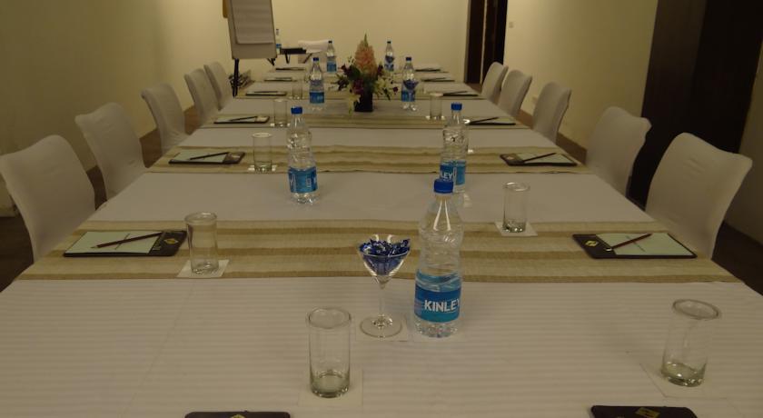 Corporate Regency Hotel New Delhi Bagian luar foto